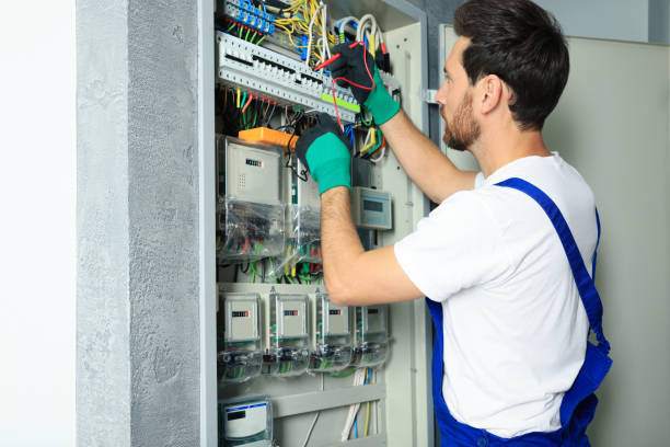 Best Affordable Emergency Electrician  in Redgranite, WI
